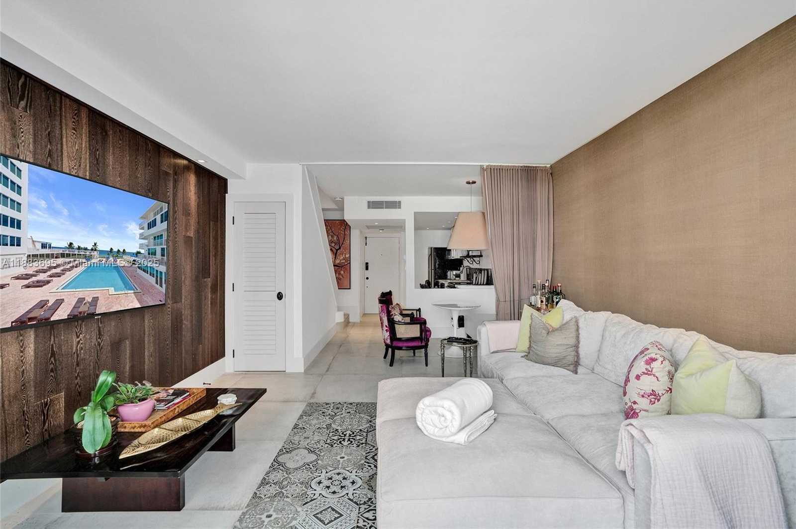 Small Image of 5401 COLLINS AVE #138, Miami Beach Number 12