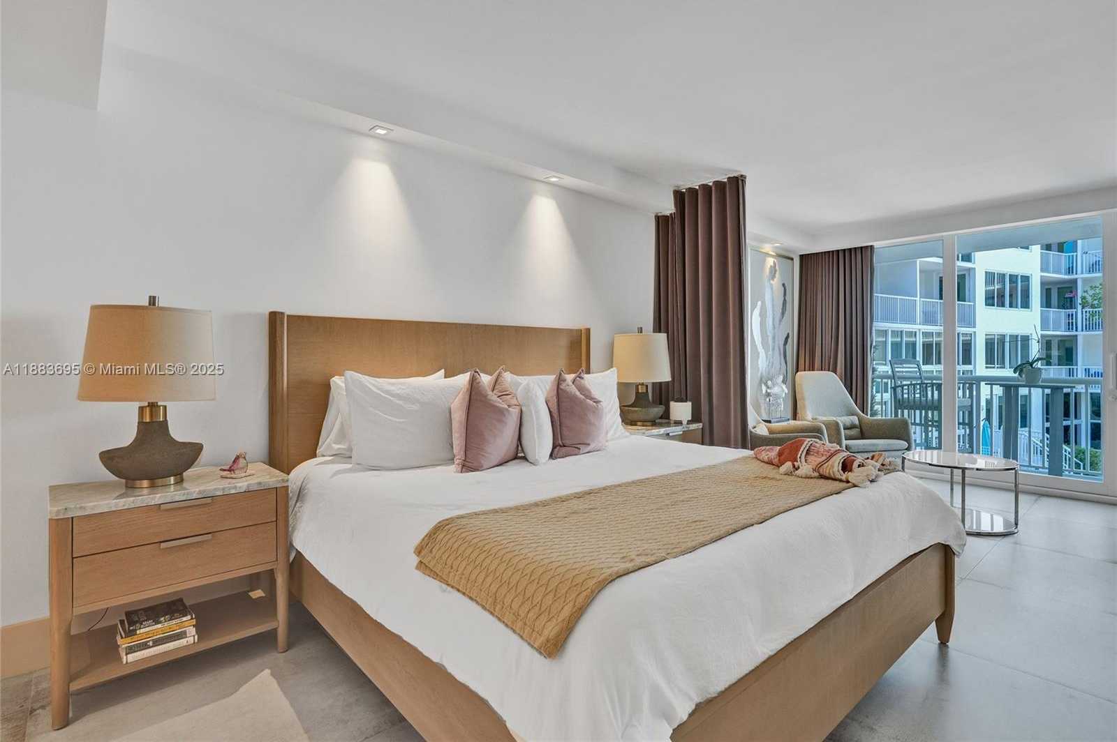 Small Image of 5401 COLLINS AVE #138, Miami Beach Number 16