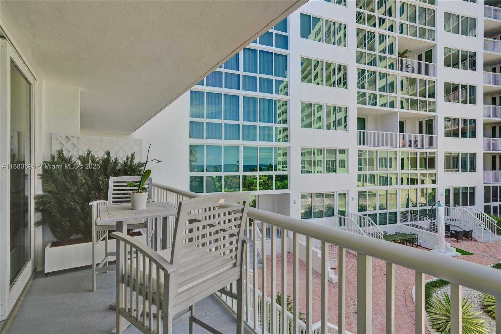 Small Image of 5401 COLLINS AVE #138, Miami Beach Number 25