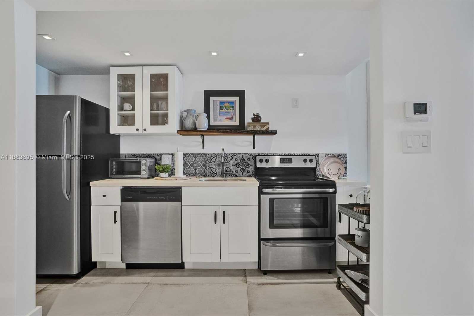 Small Image of 5401 COLLINS AVE #138, Miami Beach Number 5