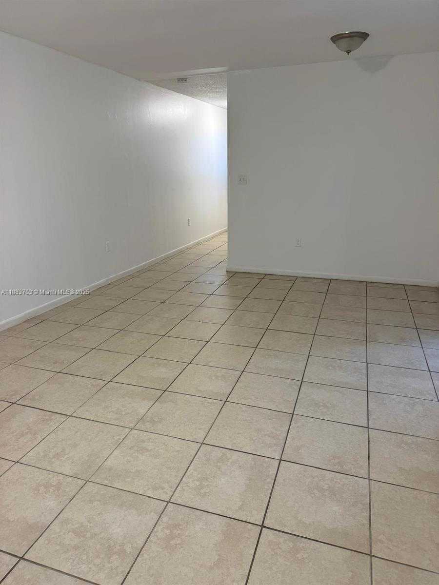 Small Image of 2401 VAN BUREN ST #Apt 23, Hollywood Number 2