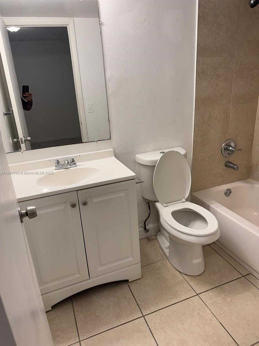 Small Image of 2401 VAN BUREN ST #Apt 23, Hollywood Number 9