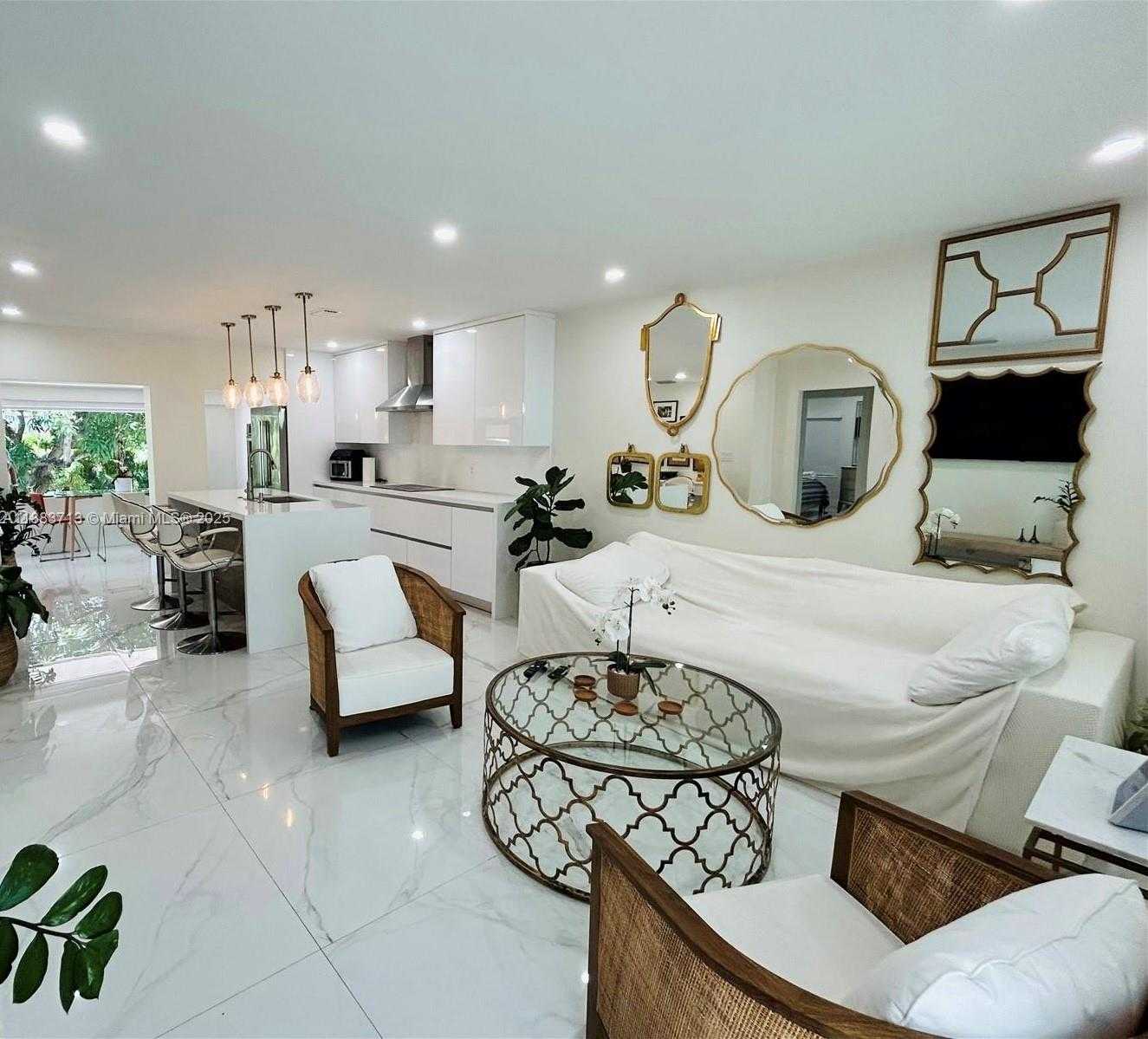 Small Image of 4618 SOUTH WEST 2ND ST, Miami Number 3