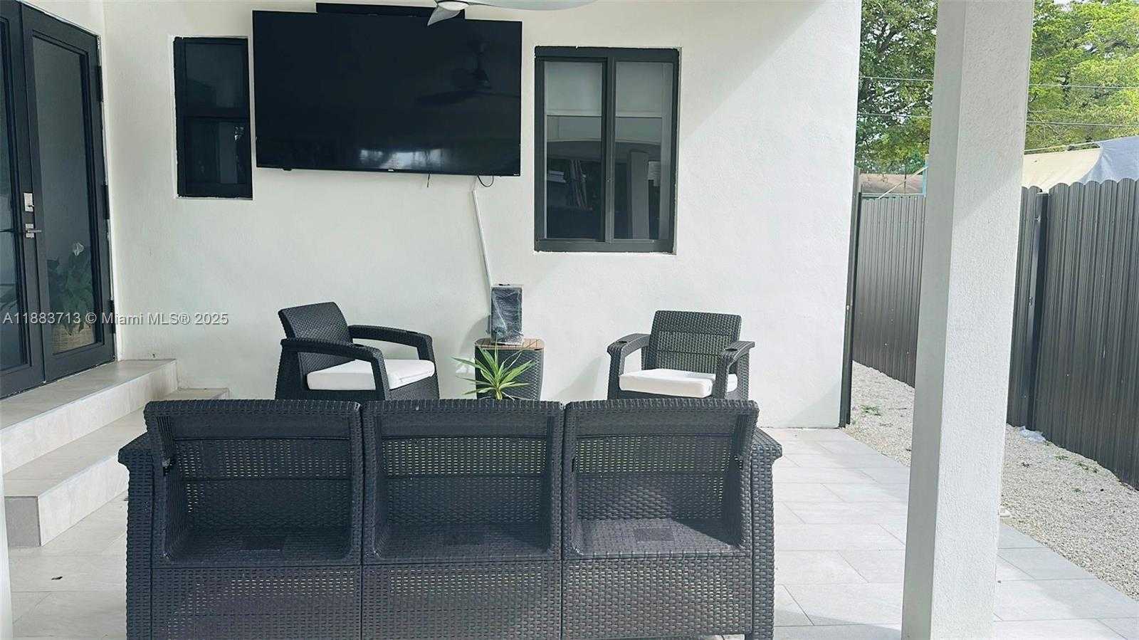 Small Image of 4618 SOUTH WEST 2ND ST, Miami Number 9