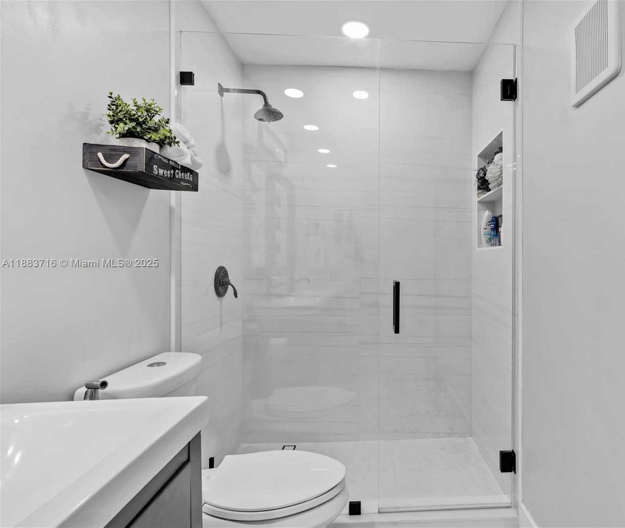 Small Image of 9731 HAMMOCKS BLVD #206B, Miami Number 13