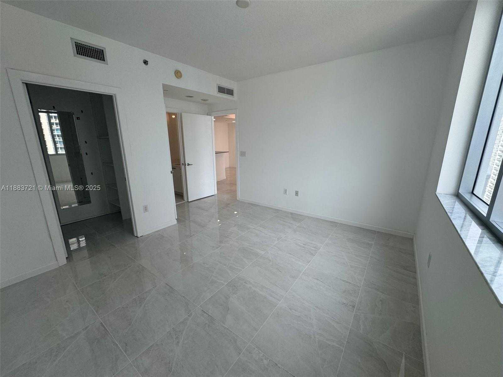 Small Image of 1060 BRICKELL AVE #3005, Miami Number 8