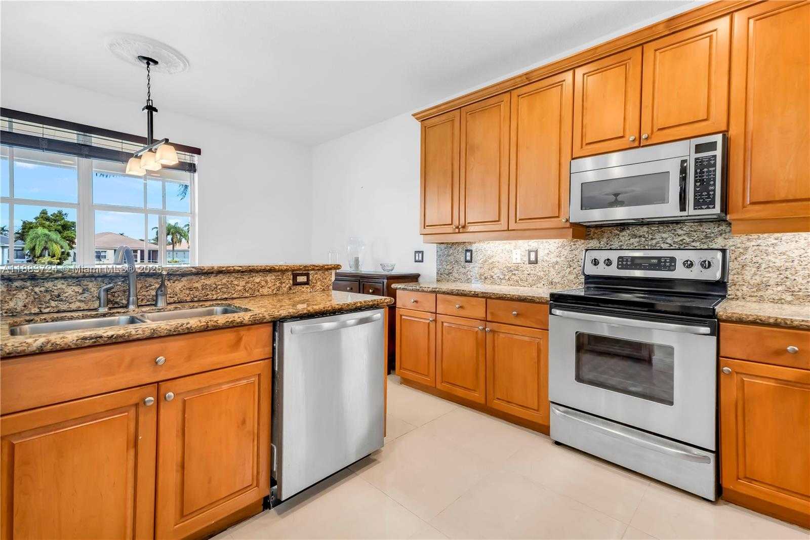 Small Image of 663 LIVE OAK LN, Weston Number 10