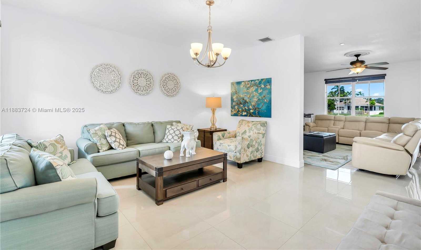 Small Image of 663 LIVE OAK LN, Weston Number 11