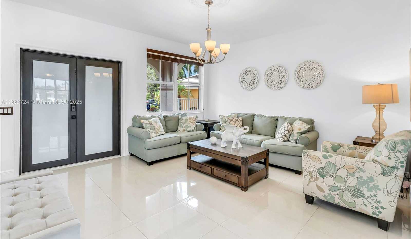 Small Image of 663 LIVE OAK LN, Weston Number 12