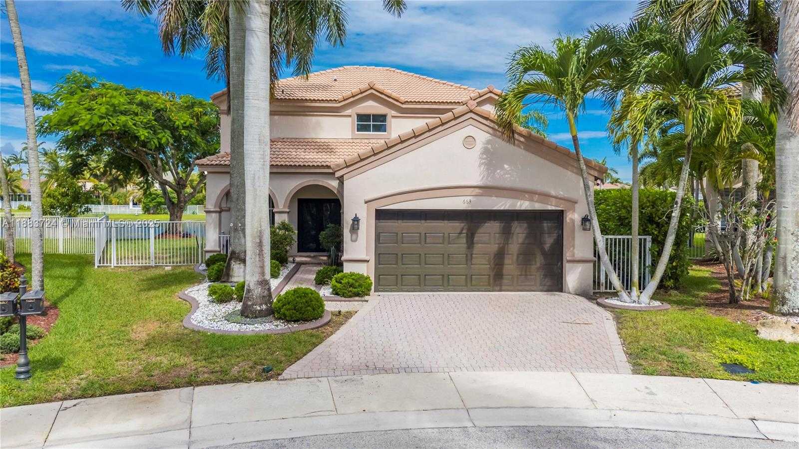 Small Image of 663 LIVE OAK LN, Weston Number 2