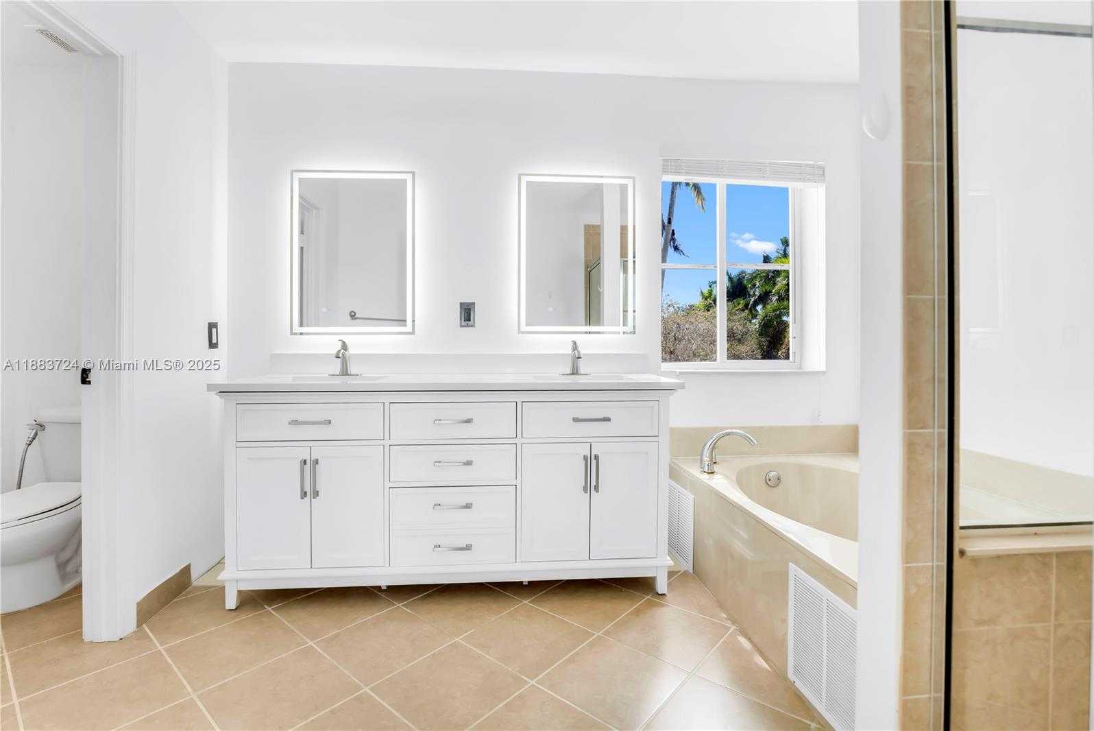 Small Image of 663 LIVE OAK LN, Weston Number 23