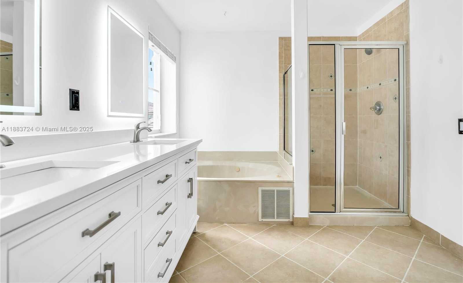 Small Image of 663 LIVE OAK LN, Weston Number 25