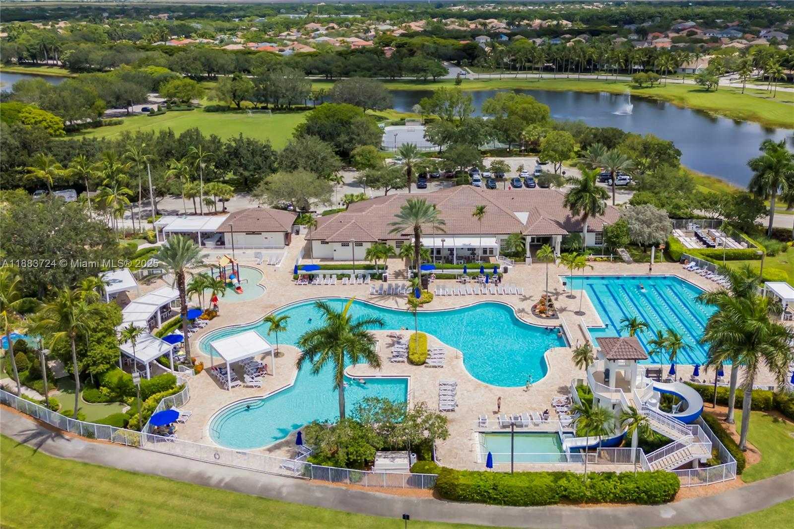 Small Image of 663 LIVE OAK LN, Weston Number 3