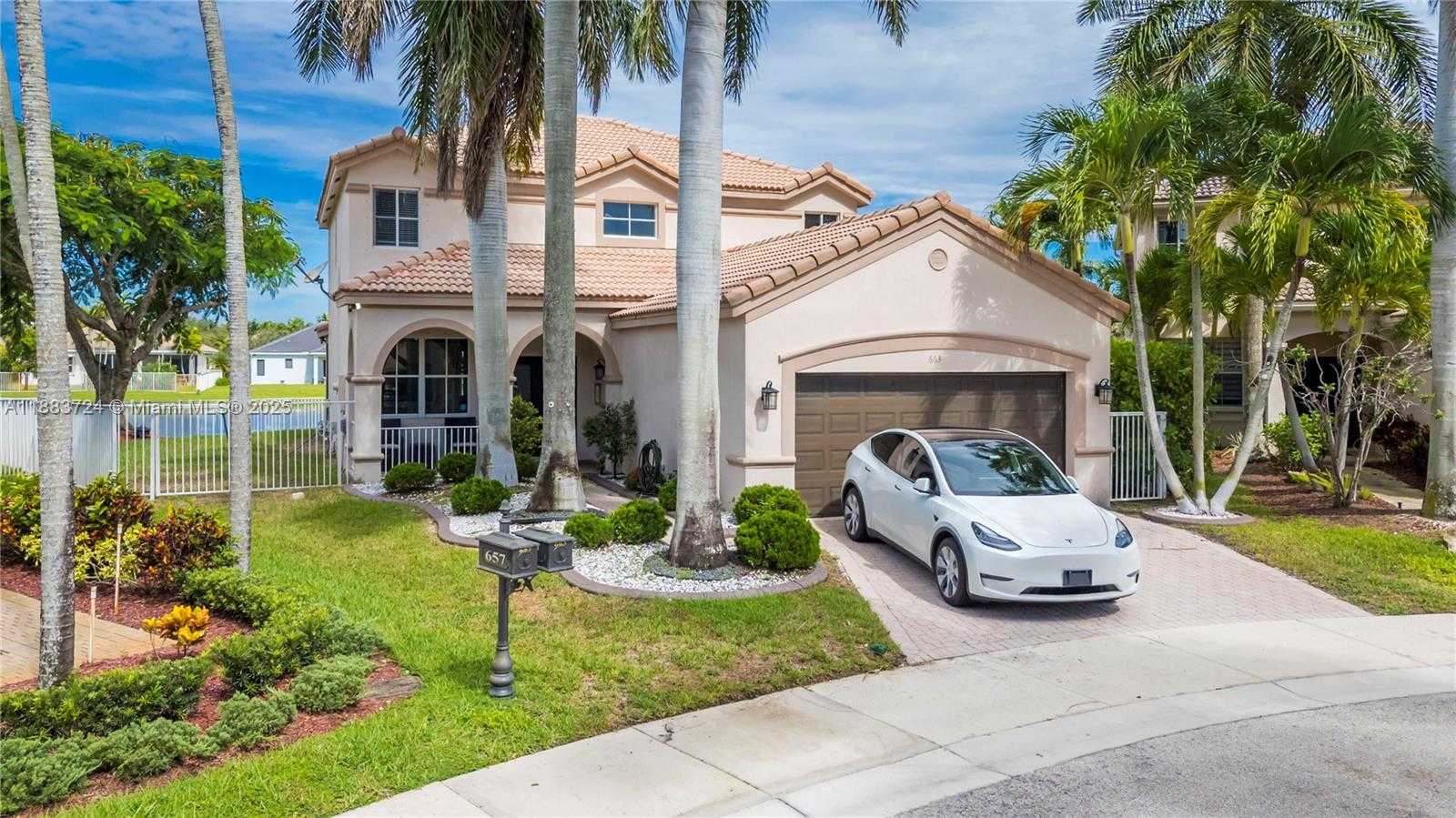 Small Image of 663 LIVE OAK LN, Weston Number 37