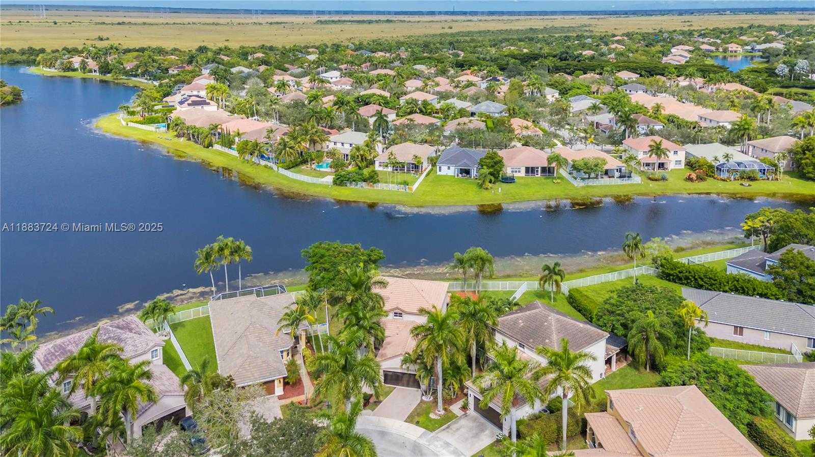 Small Image of 663 LIVE OAK LN, Weston Number 40