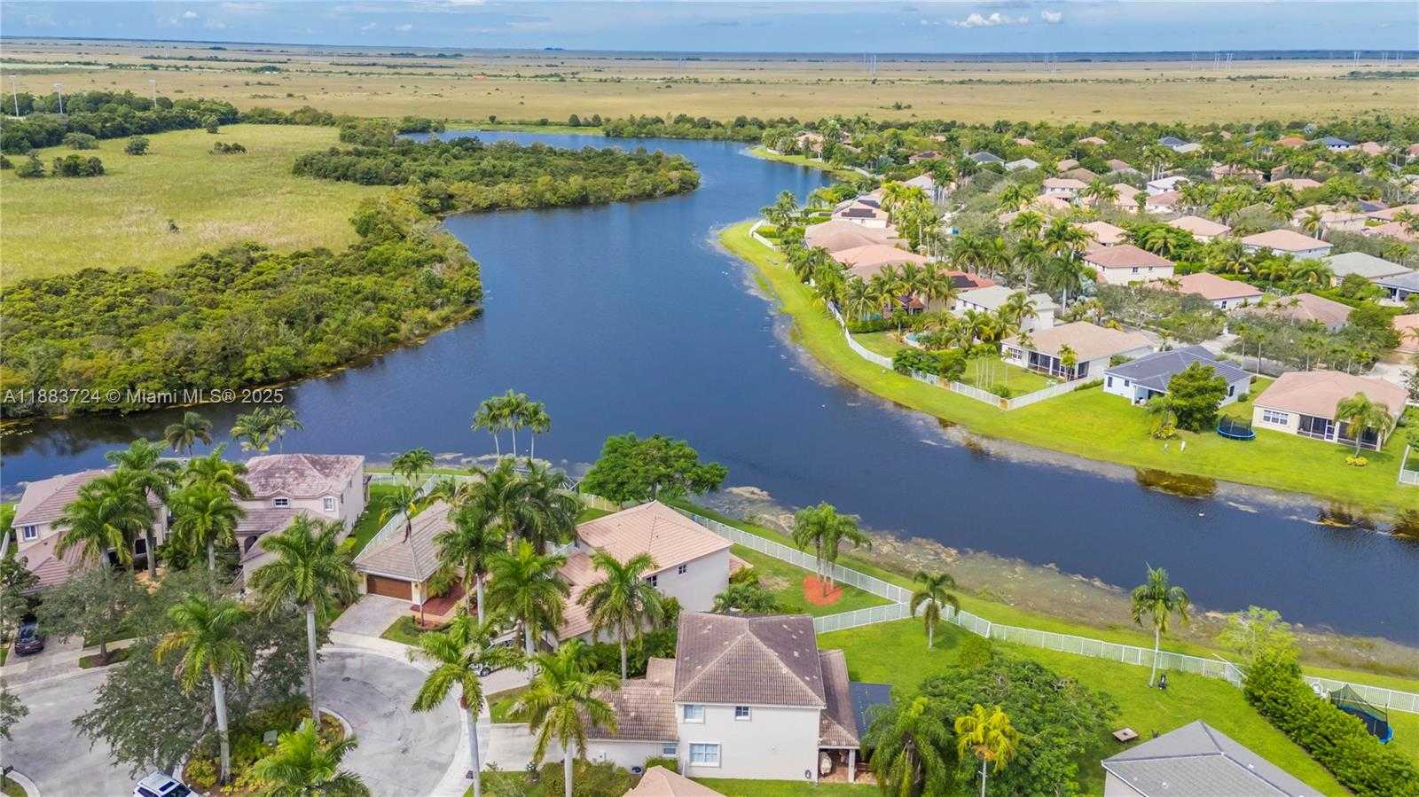 Small Image of 663 LIVE OAK LN, Weston Number 41