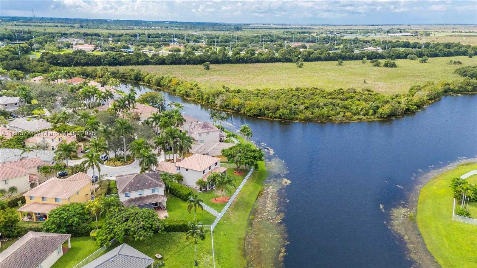 Small Image of 663 LIVE OAK LN, Weston Number 42