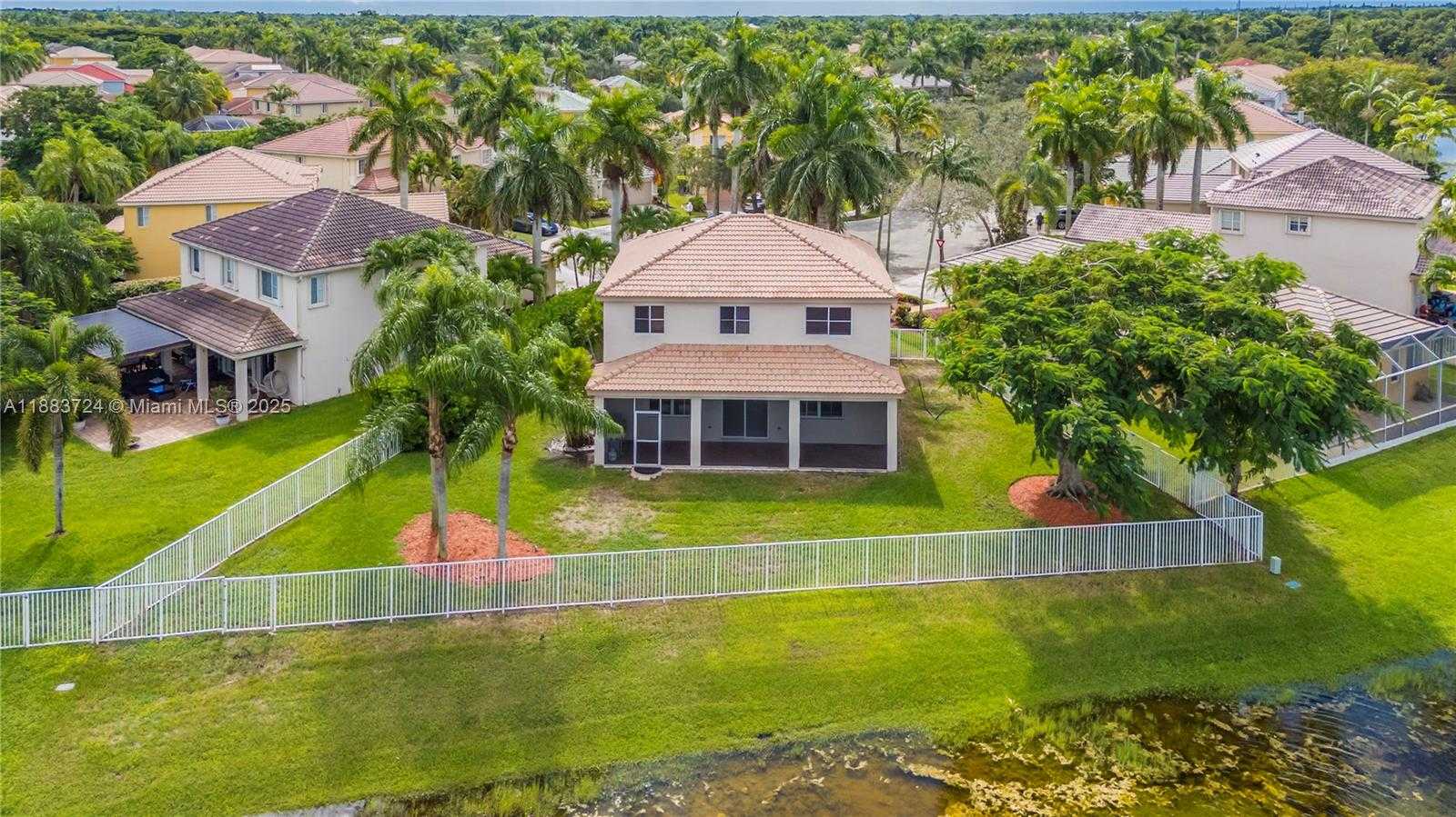 Small Image of 663 LIVE OAK LN, Weston Number 44