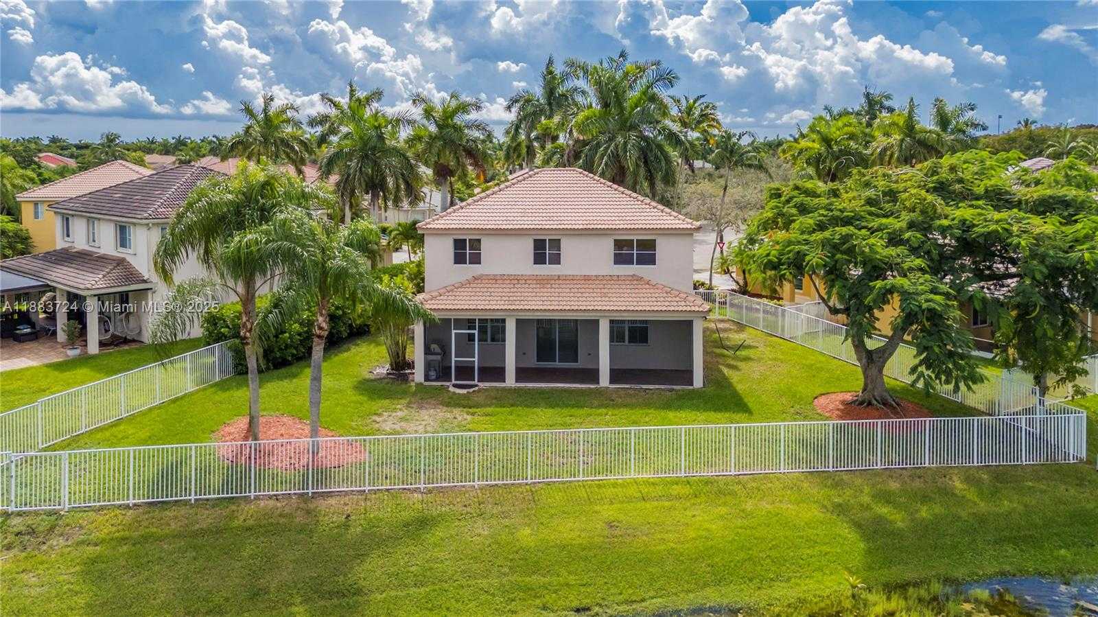 Small Image of 663 LIVE OAK LN, Weston Number 45