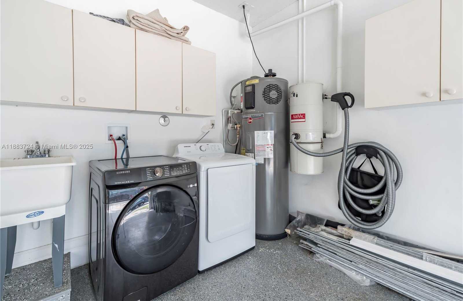 Small Image of 663 LIVE OAK LN, Weston Number 49