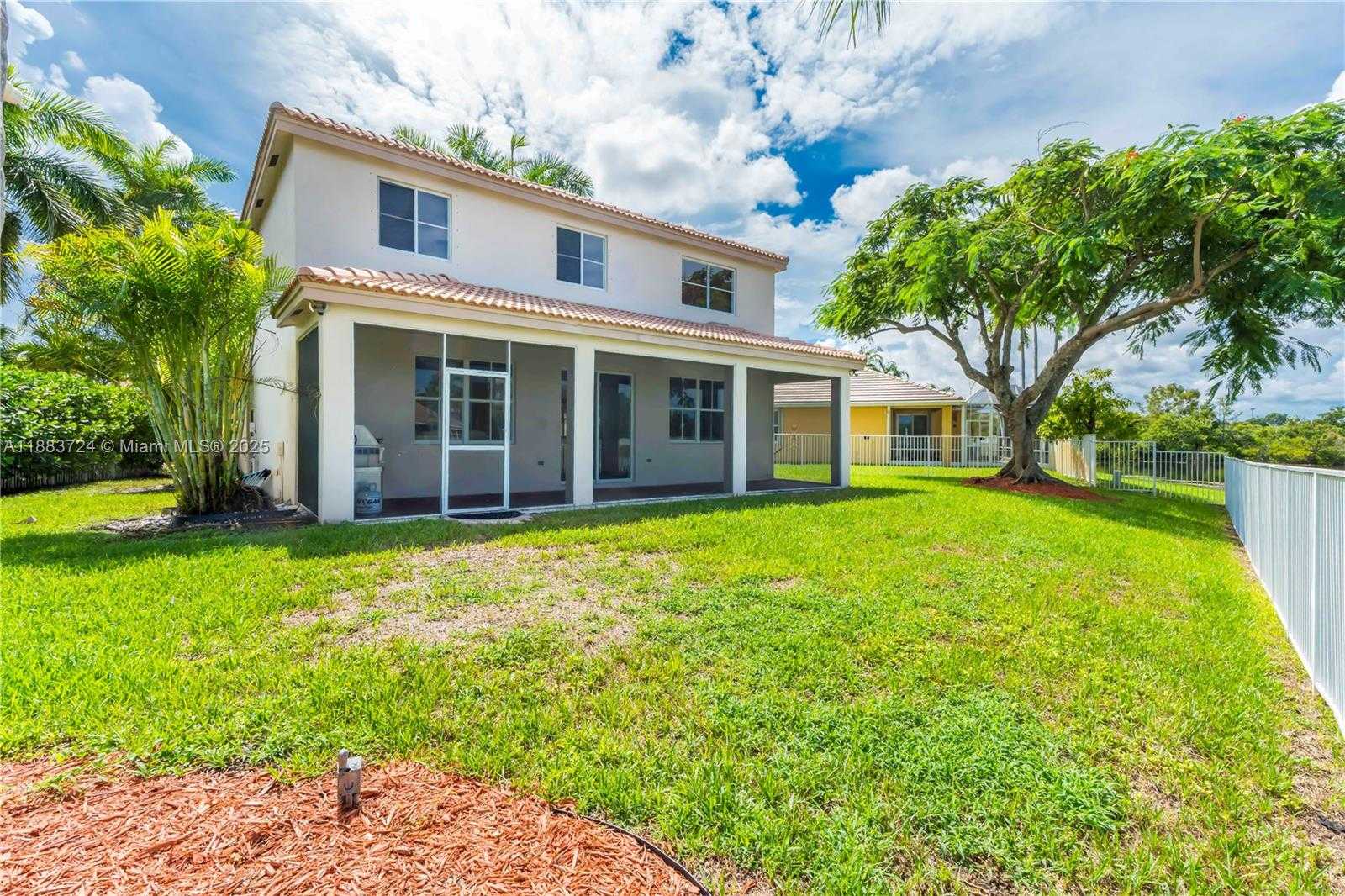 Small Image of 663 LIVE OAK LN, Weston Number 58
