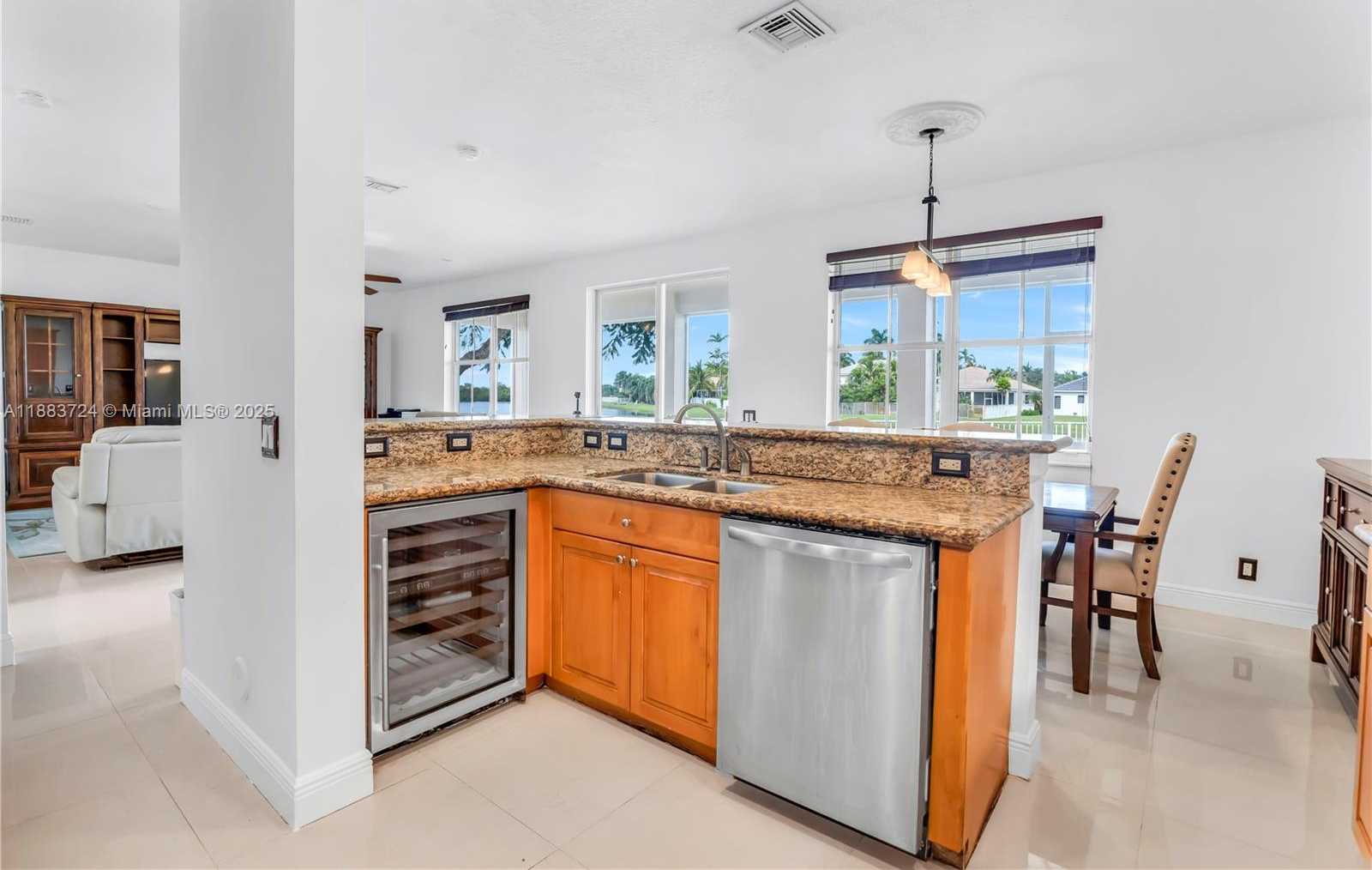 Small Image of 663 LIVE OAK LN, Weston Number 6