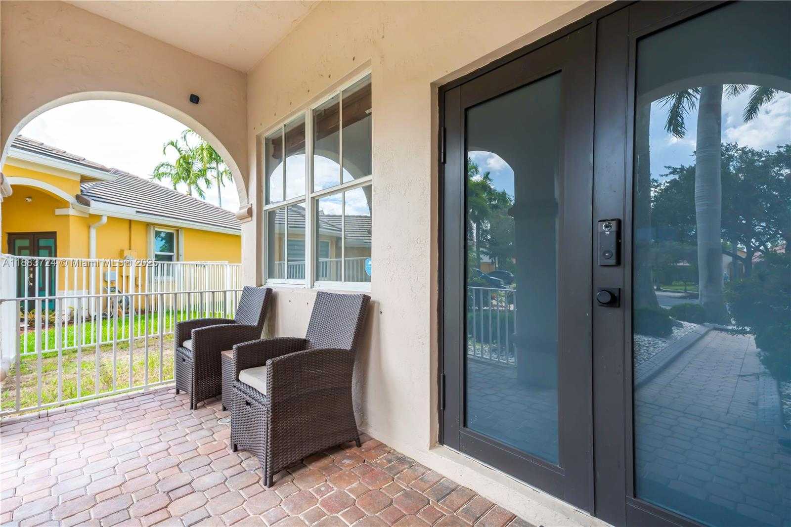 Small Image of 663 LIVE OAK LN, Weston Number 61