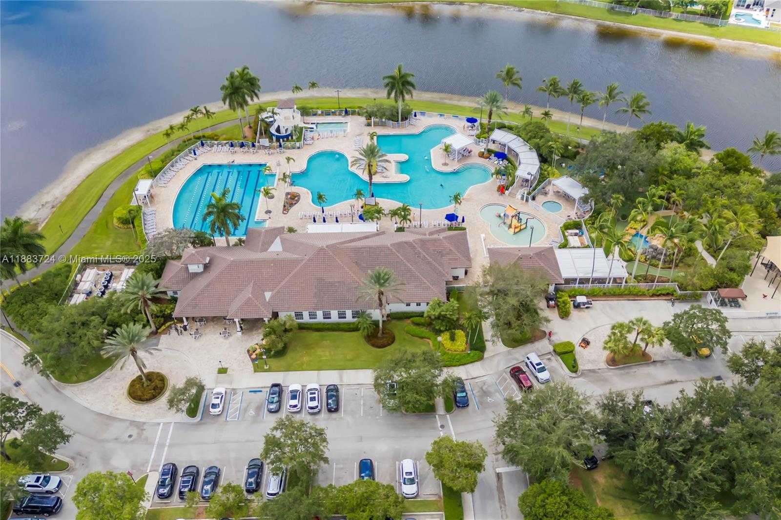 Small Image of 663 LIVE OAK LN, Weston Number 66