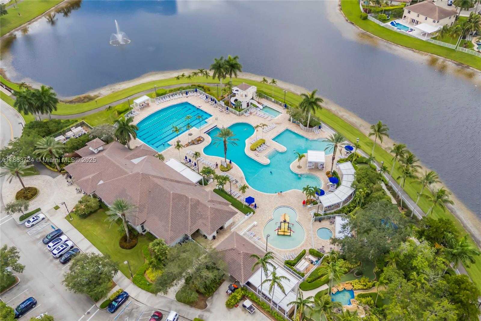 Small Image of 663 LIVE OAK LN, Weston Number 67