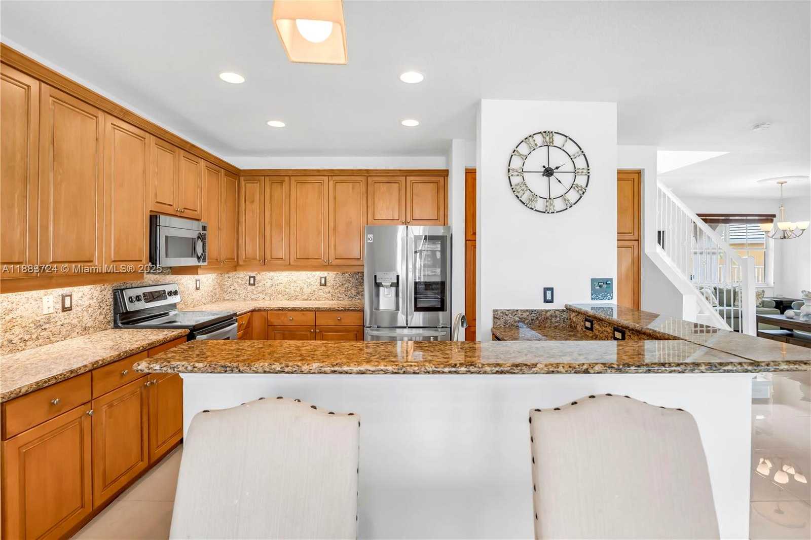 Small Image of 663 LIVE OAK LN, Weston Number 7