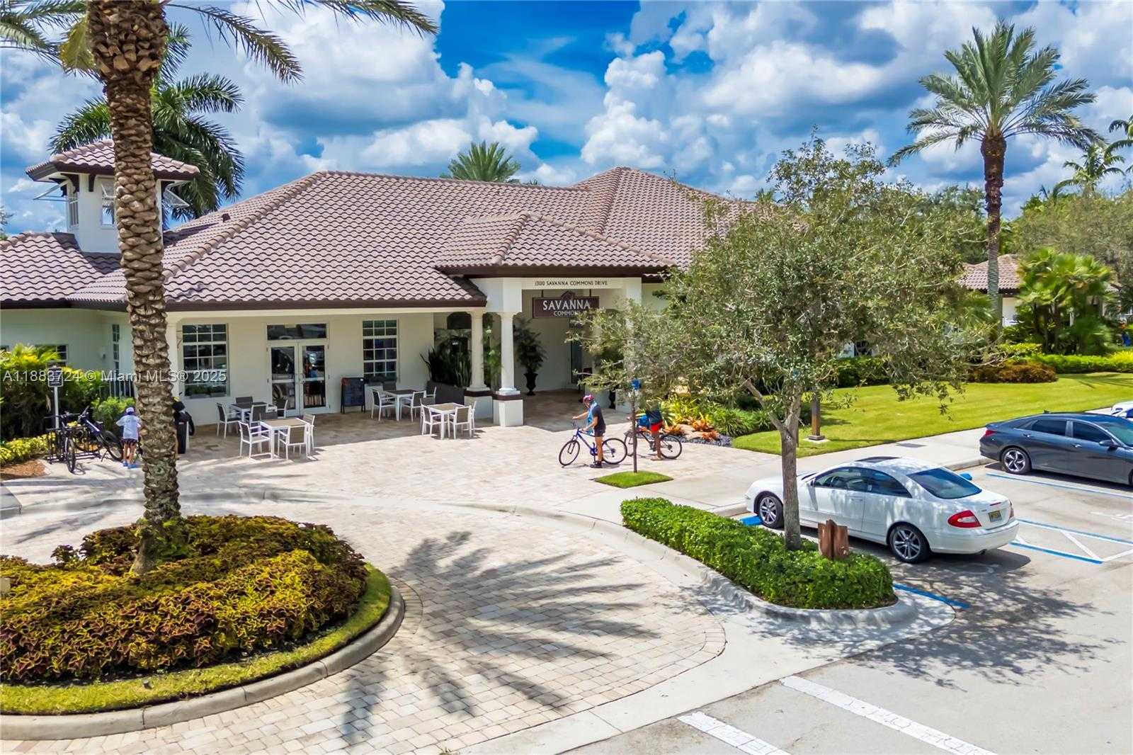 Small Image of 663 LIVE OAK LN, Weston Number 73