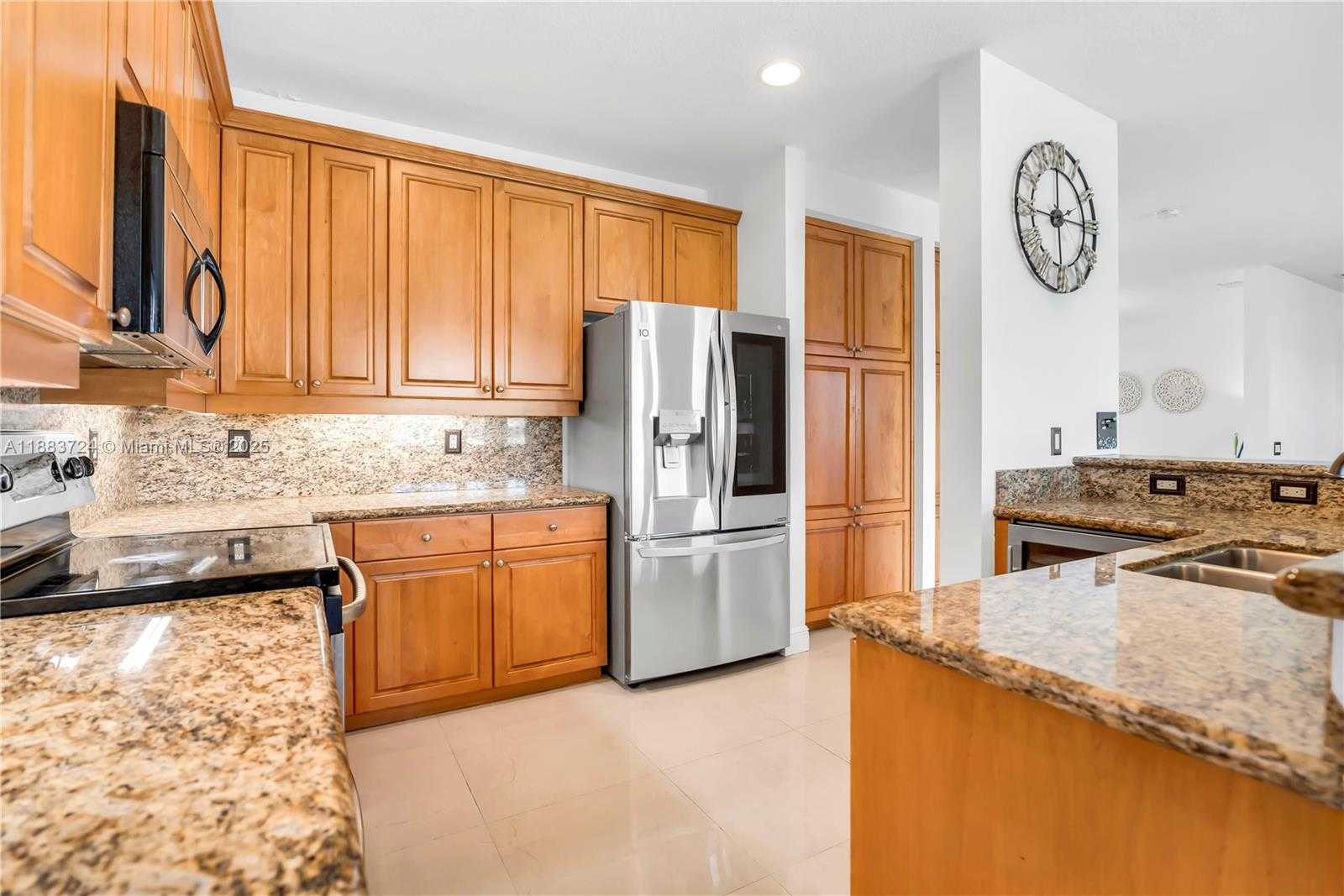 Small Image of 663 LIVE OAK LN, Weston Number 8