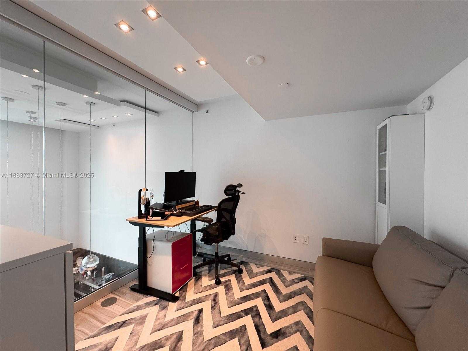 Small Image of 350 SOUTH MIAMI AVE #706, Miami Number 18