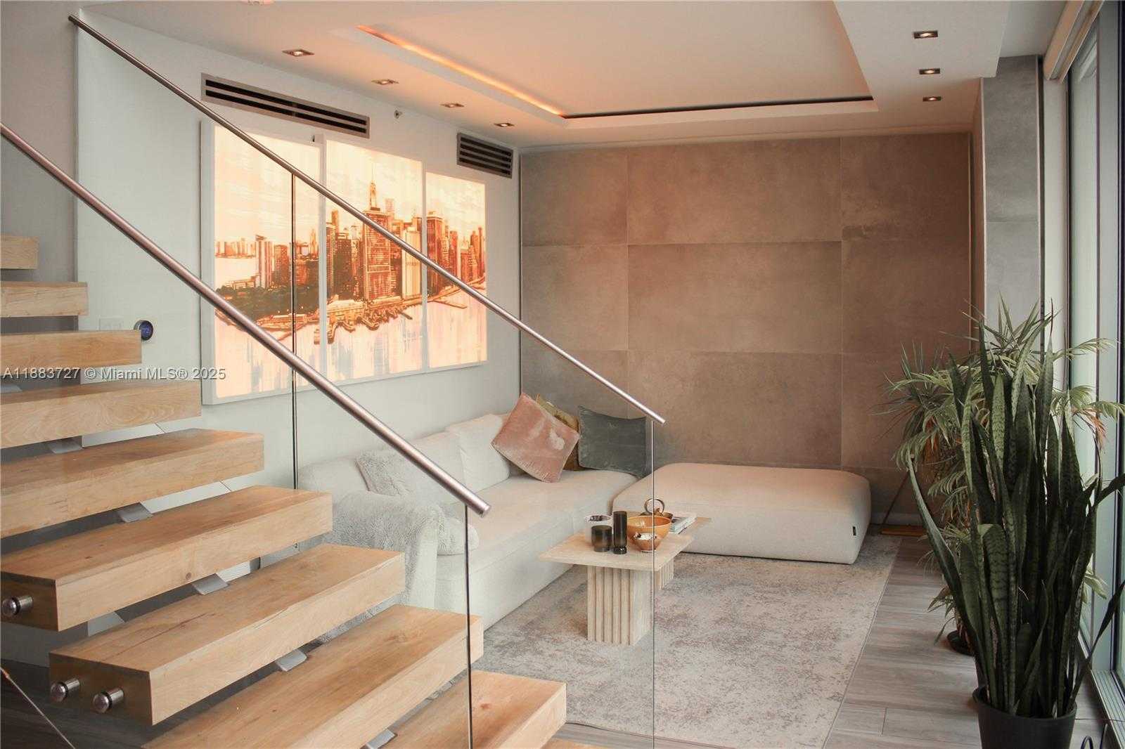 Small Image of 350 SOUTH MIAMI AVE #706, Miami Number 2