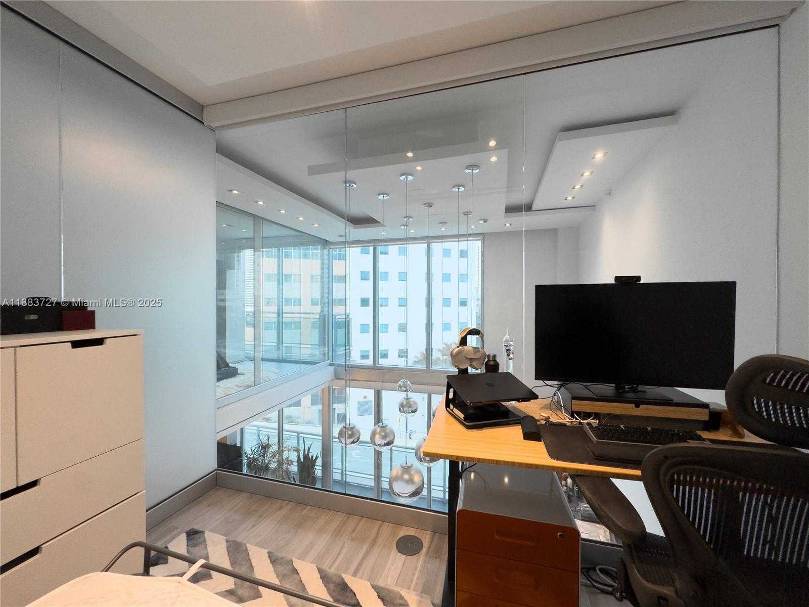 Small Image of 350 SOUTH MIAMI AVE #706, Miami Number 21