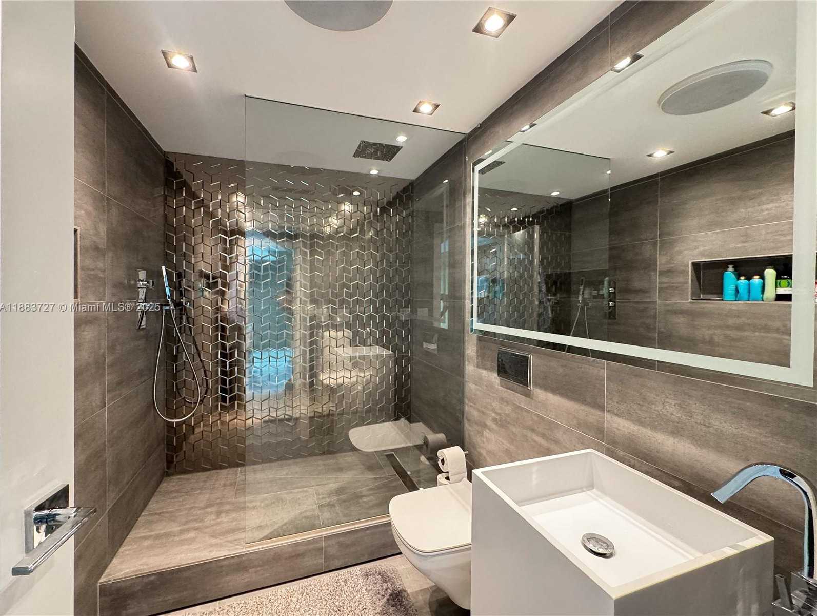 Small Image of 350 SOUTH MIAMI AVE #706, Miami Number 24
