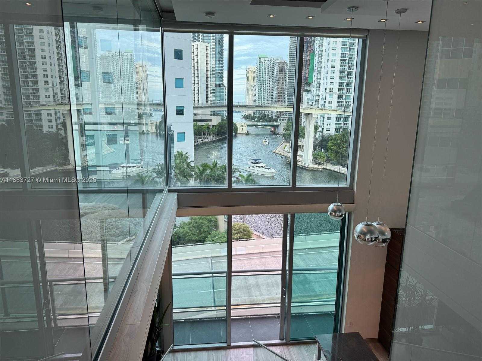 Small Image of 350 SOUTH MIAMI AVE #706, Miami Number 4
