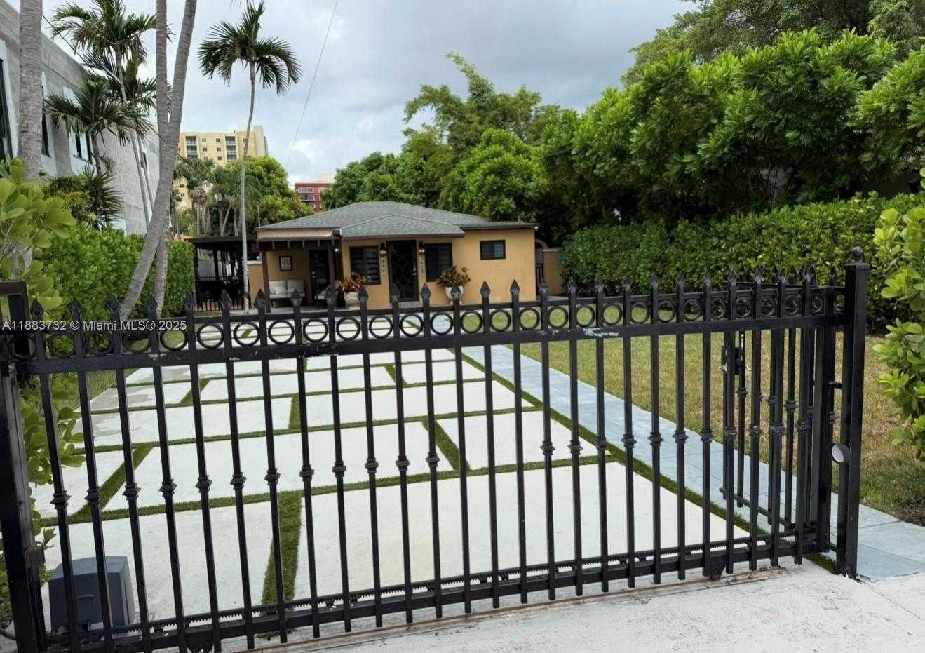 Small Image of 3429 SOUTH WEST 23RD TER #2, Miami Number 3