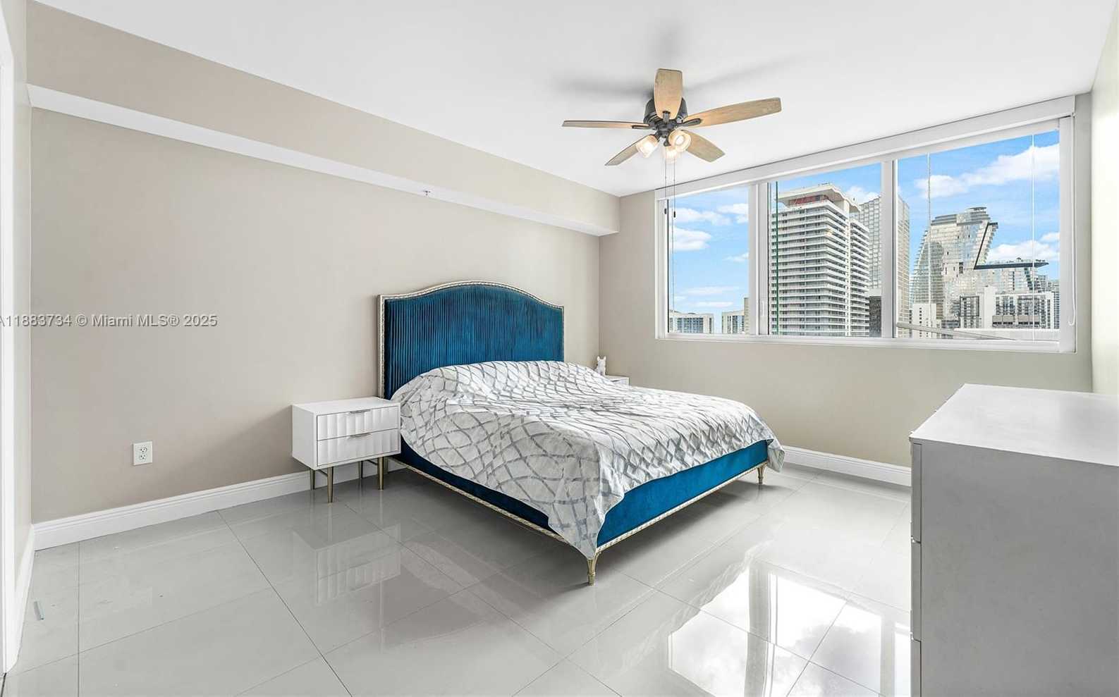 Small Image of 244 BISCAYNE BLVD #3609, Miami Number 17