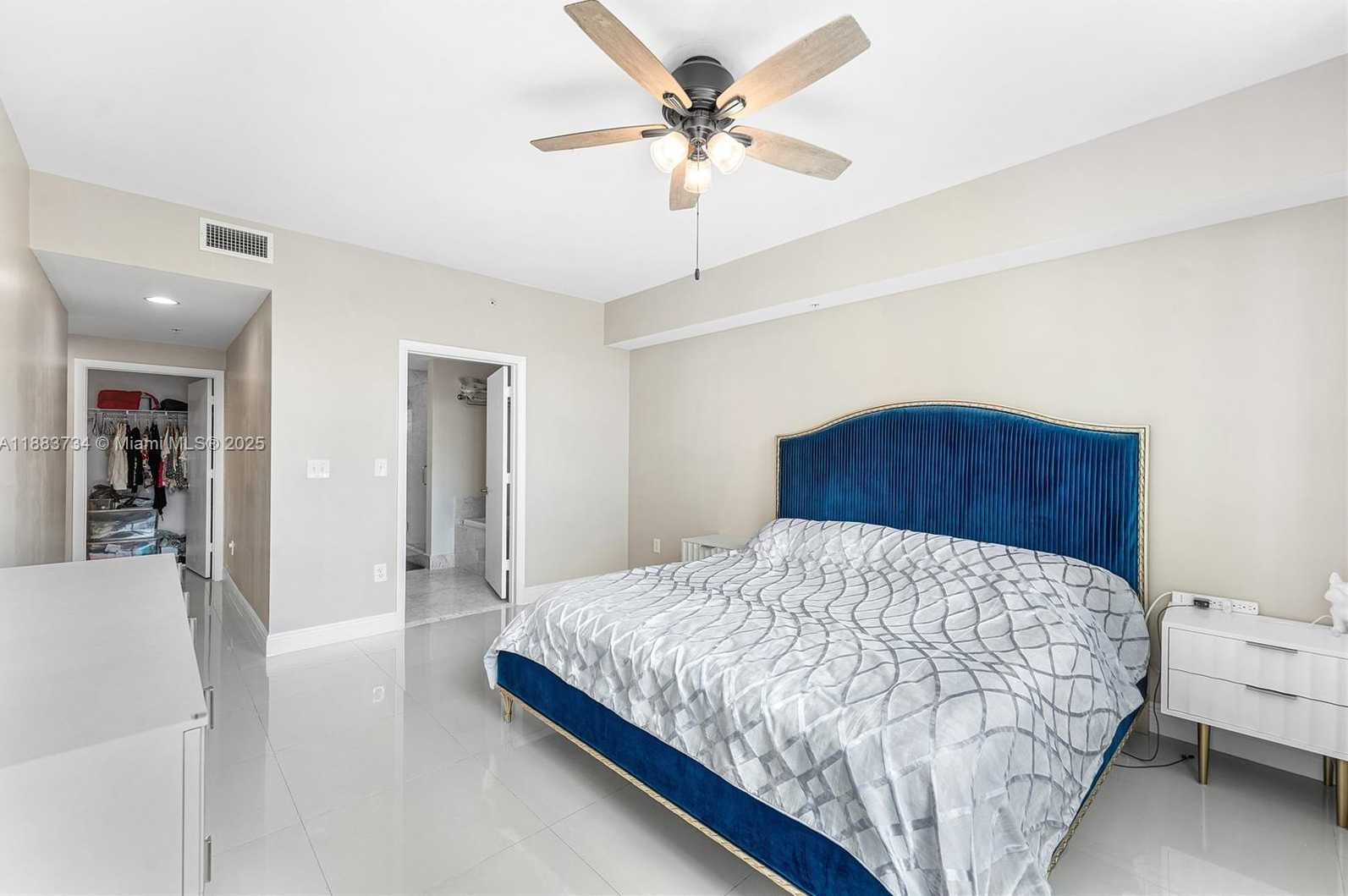 Small Image of 244 BISCAYNE BLVD #3609, Miami Number 18