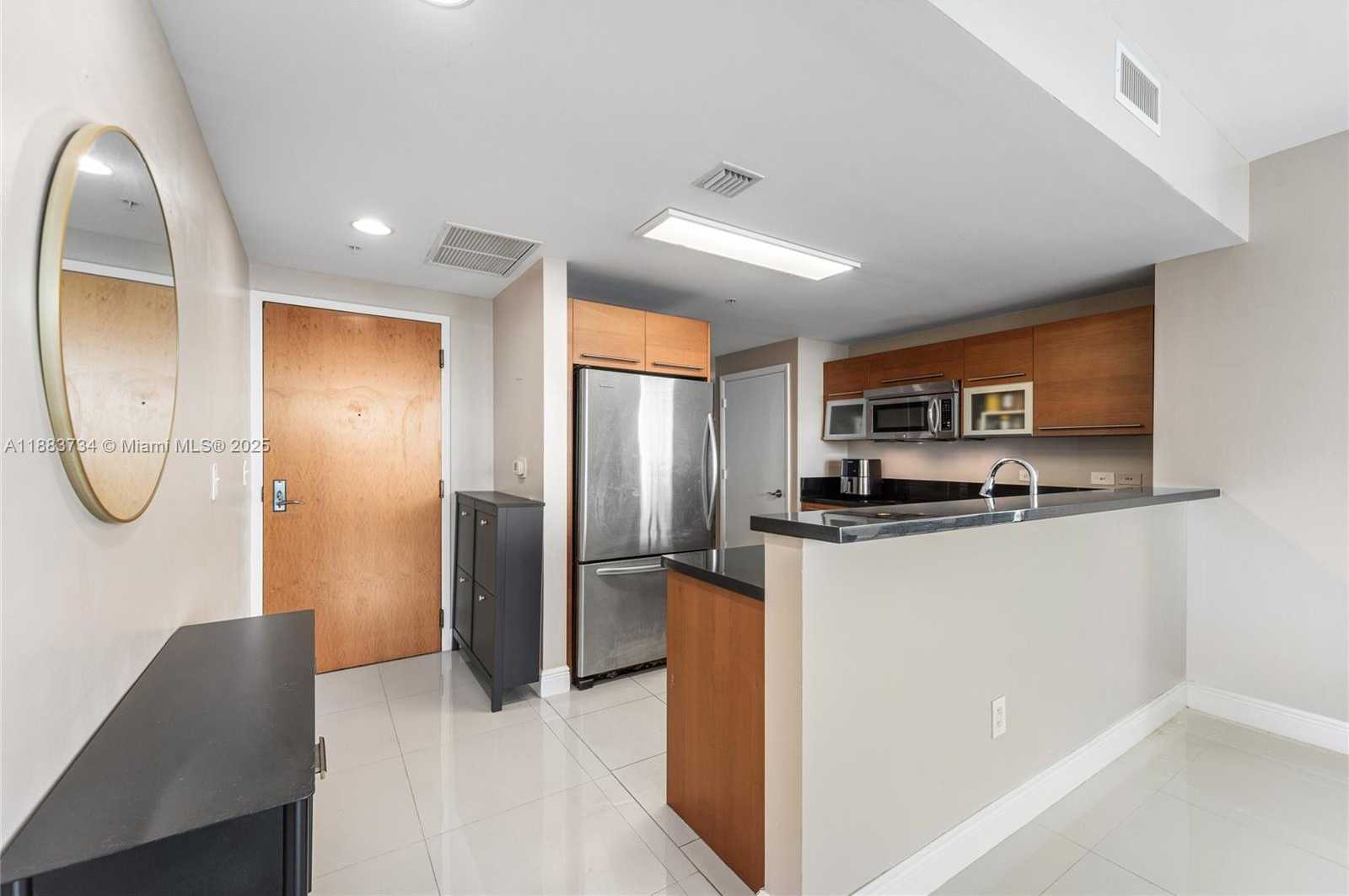 Small Image of 244 BISCAYNE BLVD #3609, Miami Number 4