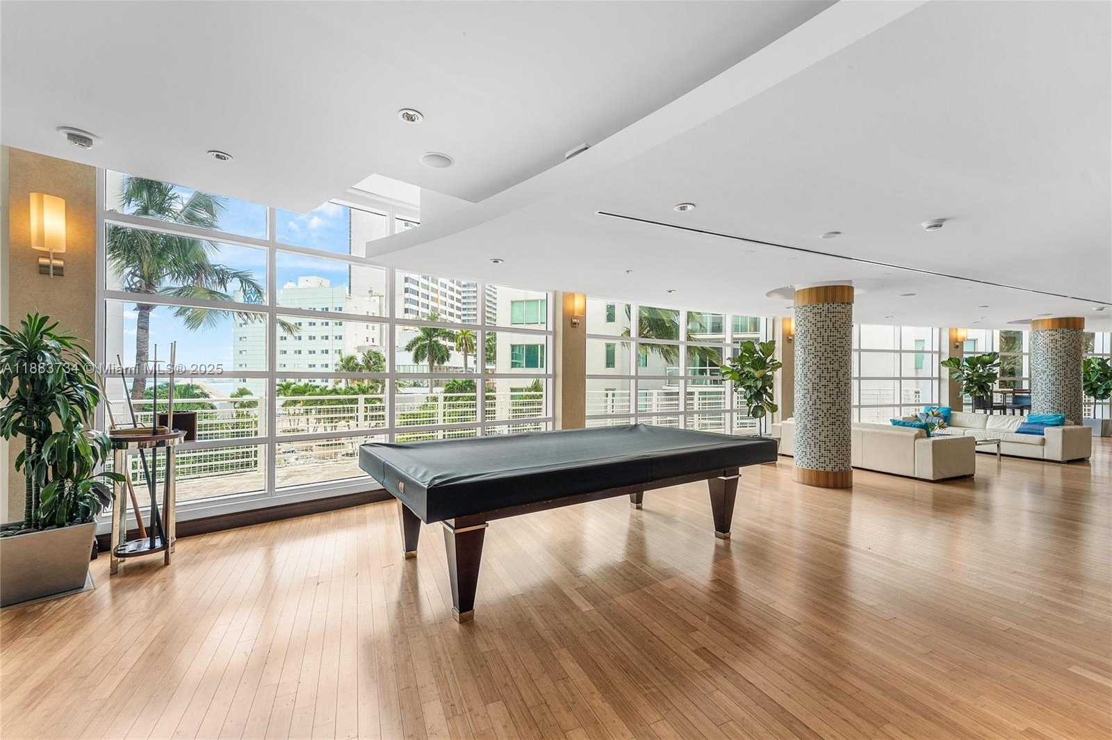 Small Image of 244 BISCAYNE BLVD #3609, Miami Number 42