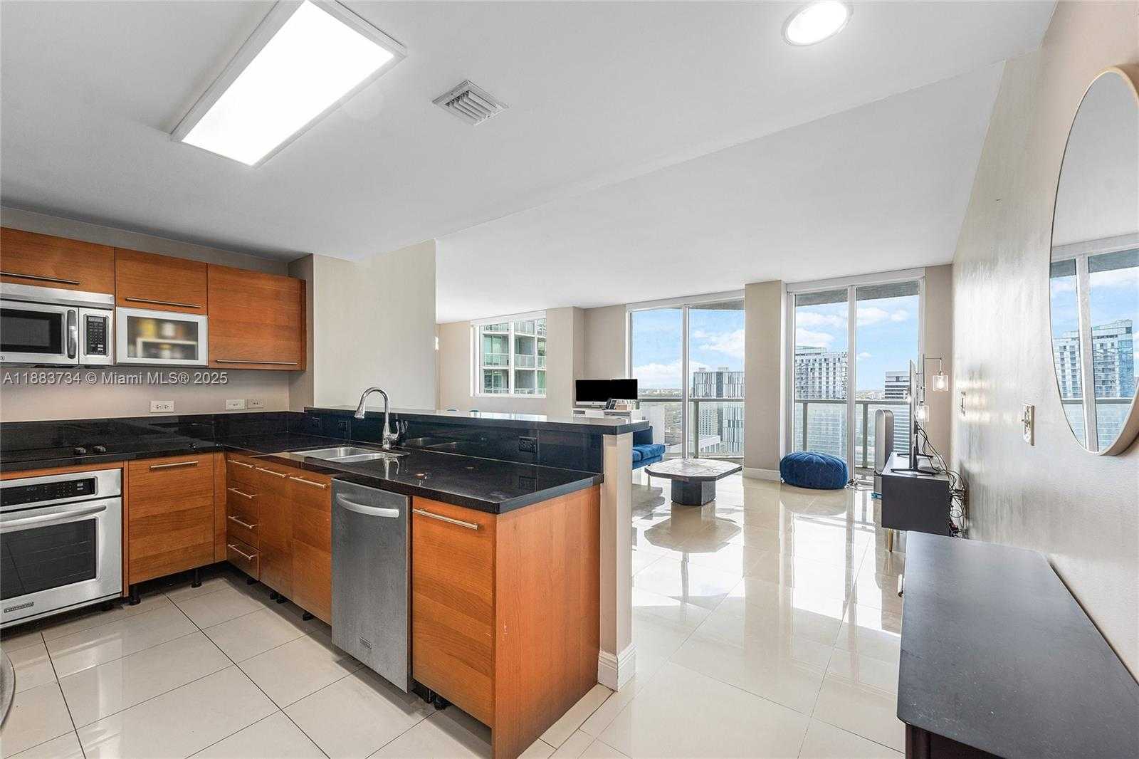 Small Image of 244 BISCAYNE BLVD #3609, Miami Number 5