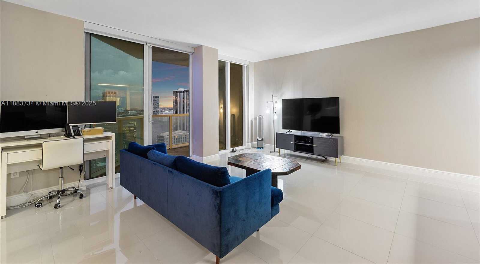 Small Image of 244 BISCAYNE BLVD #3609, Miami Number 77