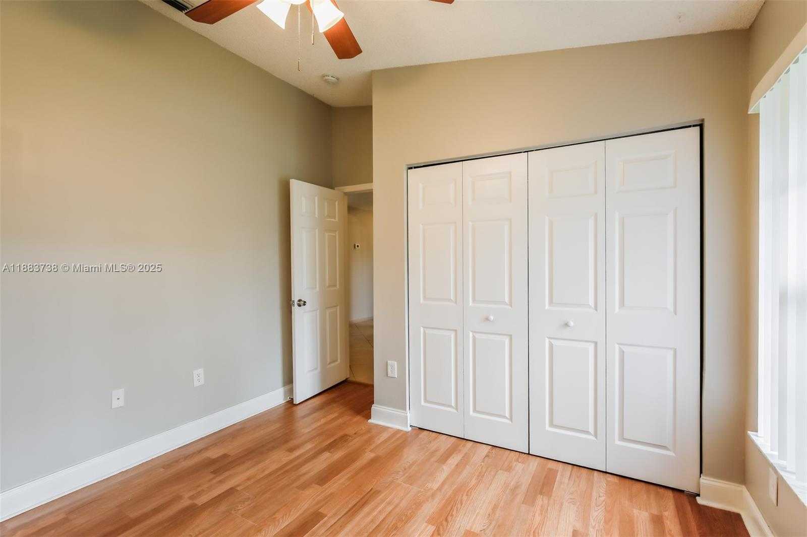 Small Image of 18821 NORTH WEST 84 AVE, Hialeah Number 10