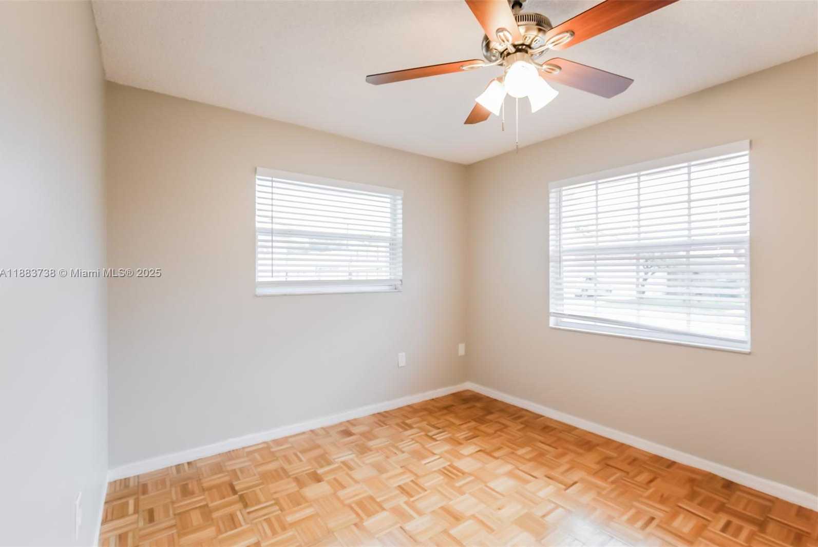 Small Image of 18821 NORTH WEST 84 AVE, Hialeah Number 11