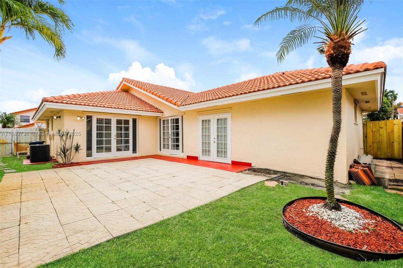 Small Image of 18821 NORTH WEST 84 AVE, Hialeah Number 15