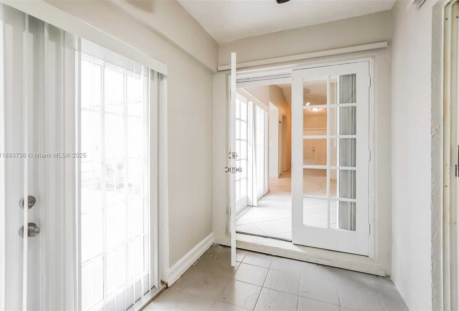 Small Image of 18821 NORTH WEST 84 AVE, Hialeah Number 4