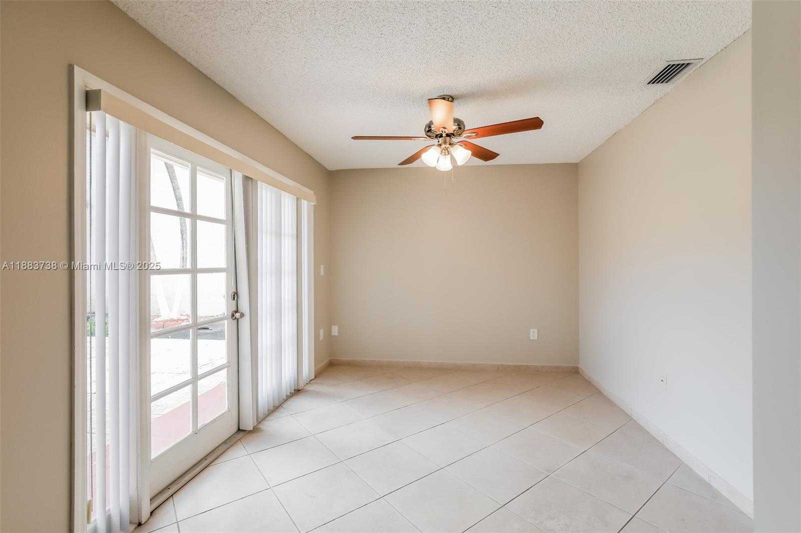 Small Image of 18821 NORTH WEST 84 AVE, Hialeah Number 5