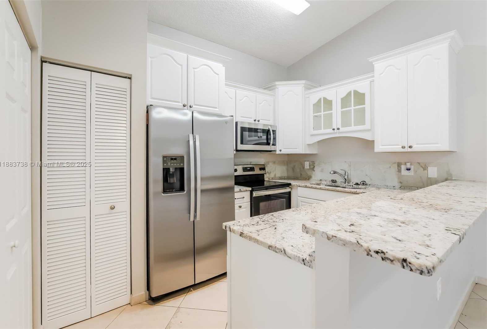 Small Image of 18821 NORTH WEST 84 AVE, Hialeah Number 6